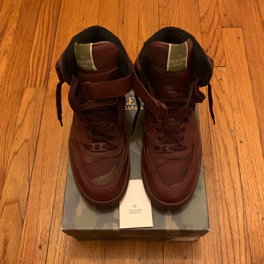 Valentino Garavani EU 43.5 US 10.5 %100 Authentic